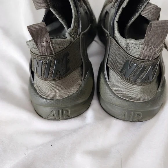 Nike Air Sneaker men's size 8 Moss Green Huarache Run - Picture 4 of 16